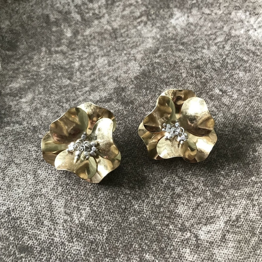 Earrings Gold Metal‎ Flowers 3D Petals Silver Beaded Buds Post Back NWT